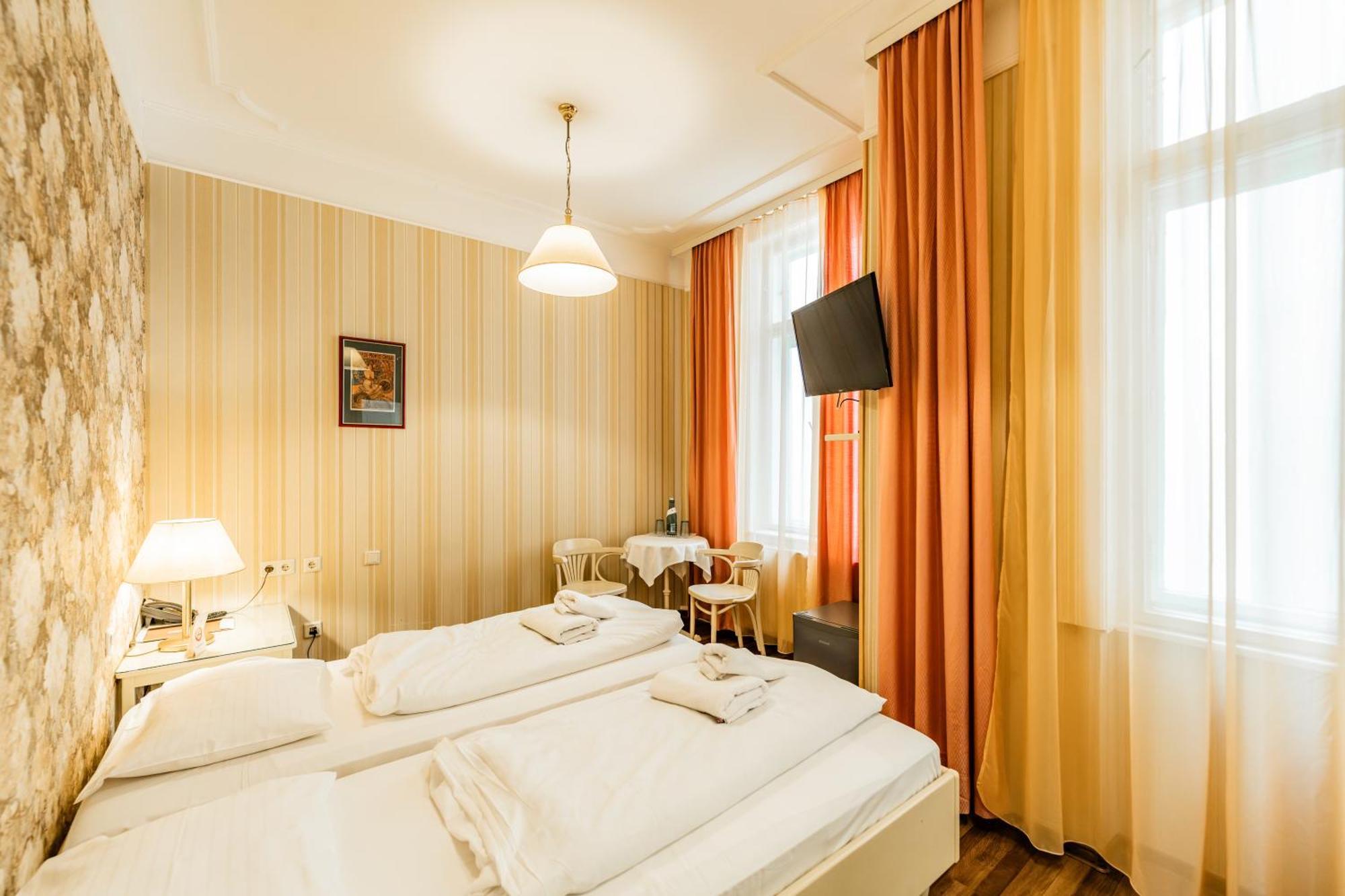 Hotel Pension Baronesse Вена Экстерьер фото