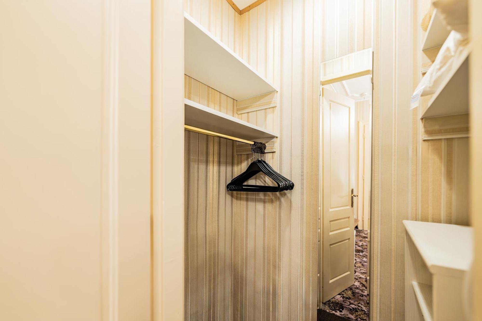 Hotel Pension Baronesse Вена Экстерьер фото