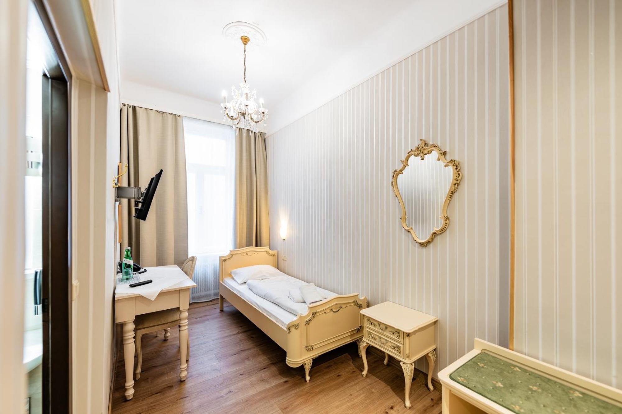 Hotel Pension Baronesse Вена Экстерьер фото