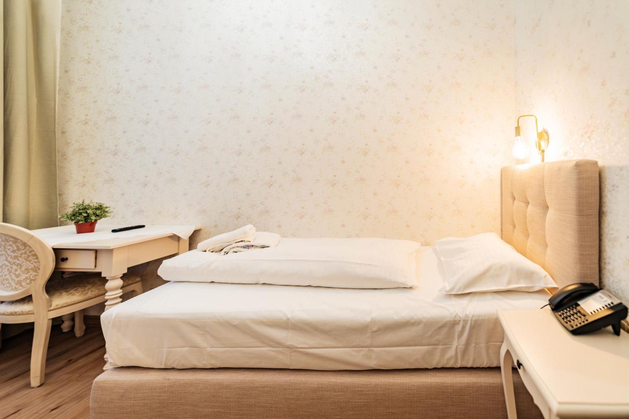 Hotel Pension Baronesse Вена Экстерьер фото