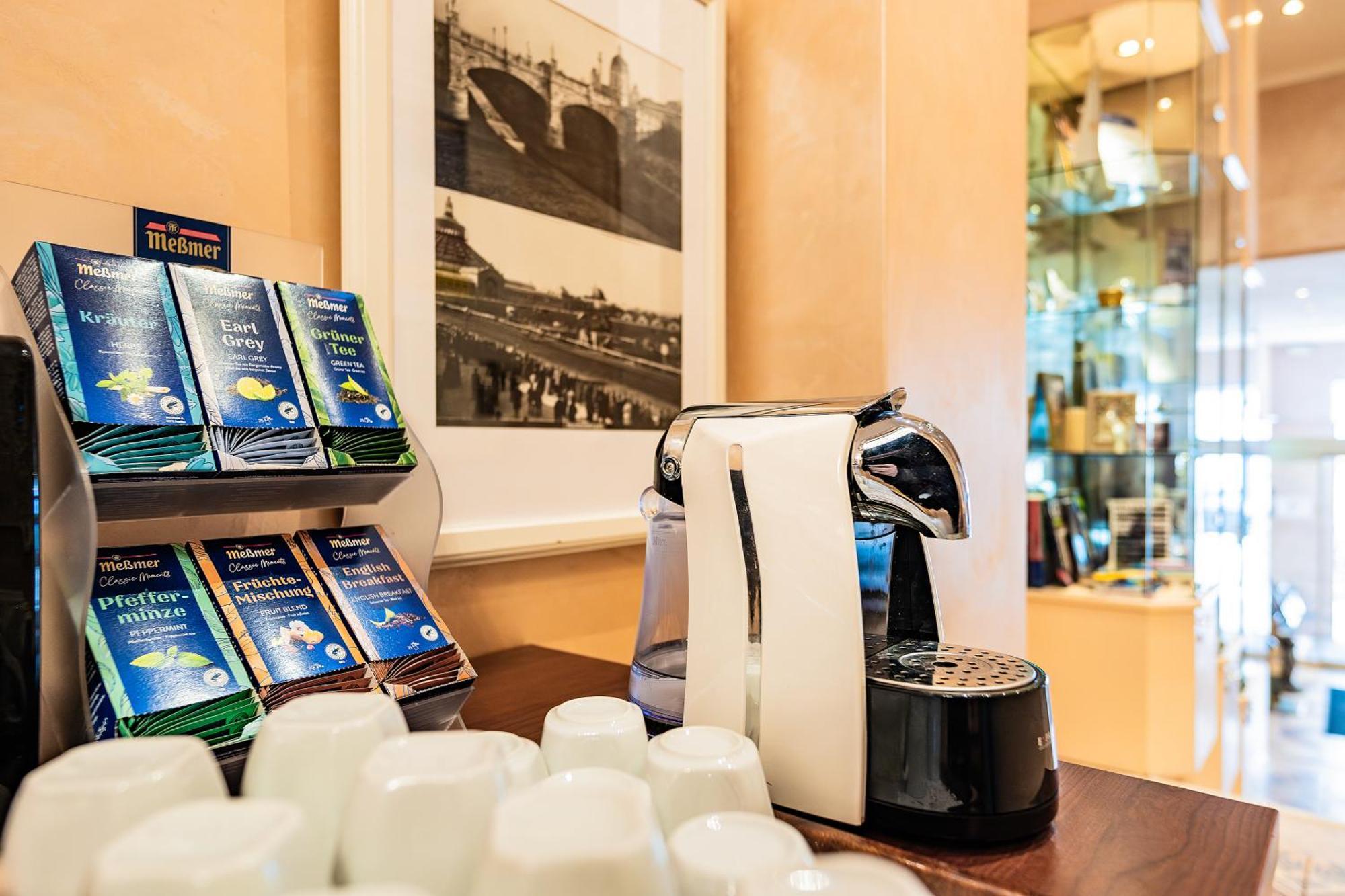 Hotel Pension Baronesse Вена Экстерьер фото