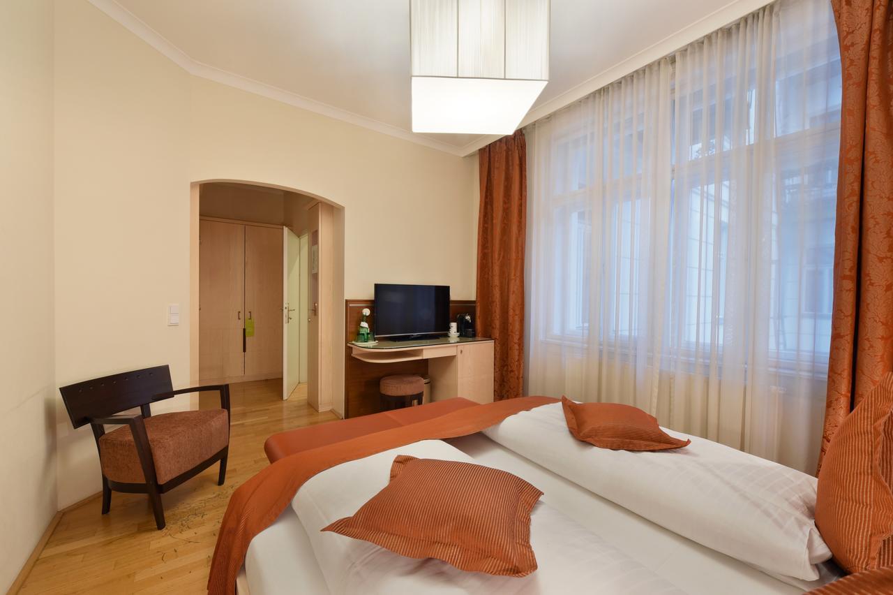 Hotel Pension Baronesse Вена Экстерьер фото