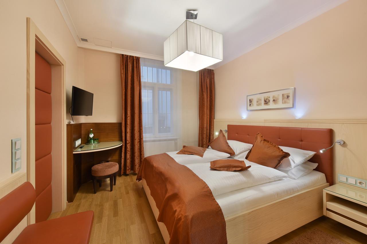 Hotel Pension Baronesse Вена Экстерьер фото