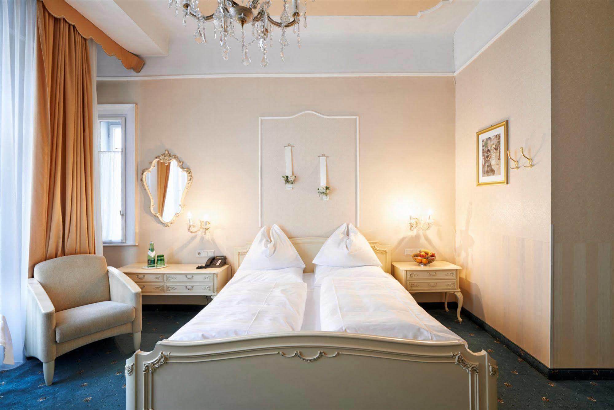 Hotel Pension Baronesse Вена Экстерьер фото